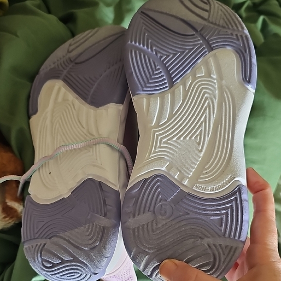 All in Motion Purple Sneakers Size 5 Women's NWT - Picture 5 of 6